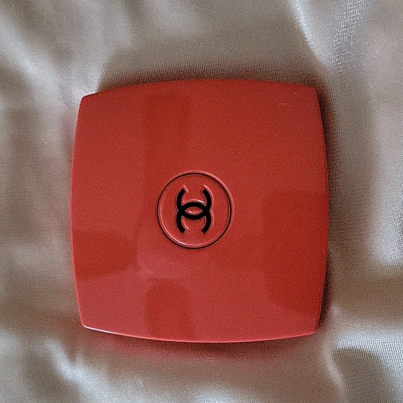 Chanel Code Coleur Limited Edition double-sided Mirror in Premiere Dame. - Picture 1 of 8